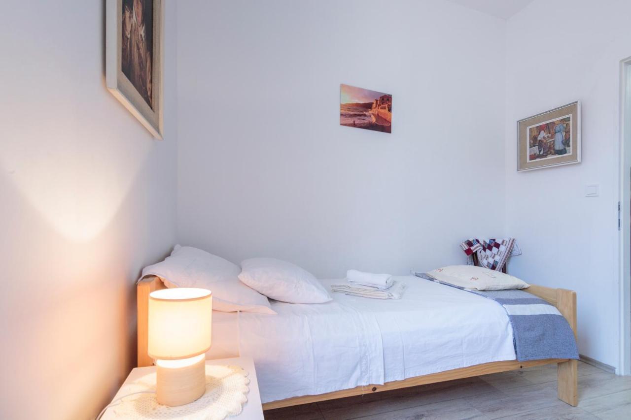 Apartment Esa Komiža Zewnętrze zdjęcie