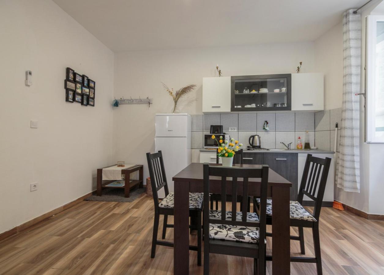 Apartment Esa Komiža Zewnętrze zdjęcie